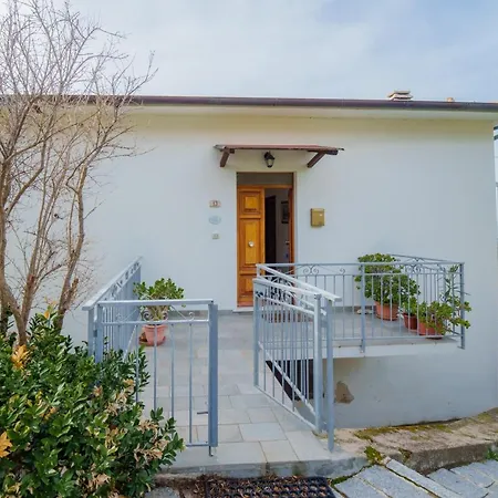 Casa Fiorella A -goelba Apartamento *