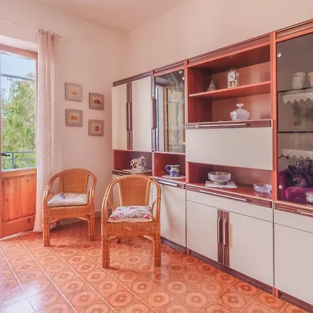 Casa Fiorella A -goelba Помонте
