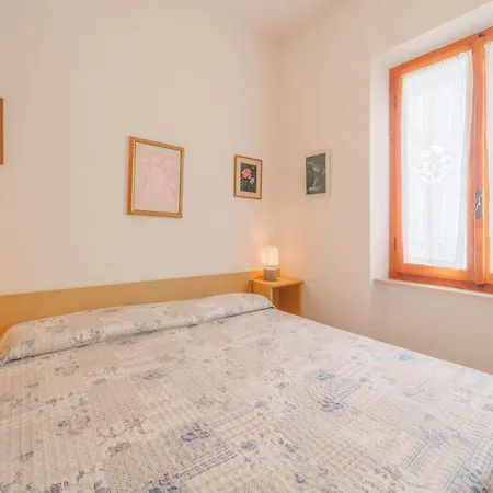 Casa Fiorella A -goelba Apartmán *