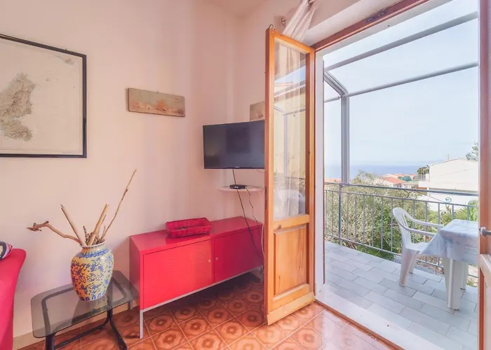 Casa Fiorella A -goelba Апартаменты Помонте