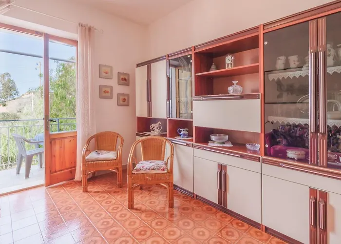 Casa Fiorella A -goelba Помонте